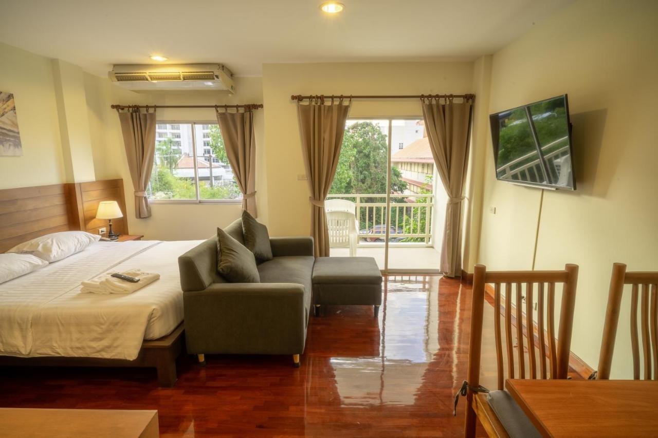 Baan Chuan Chom Pattaya Hotel Kültér fotó